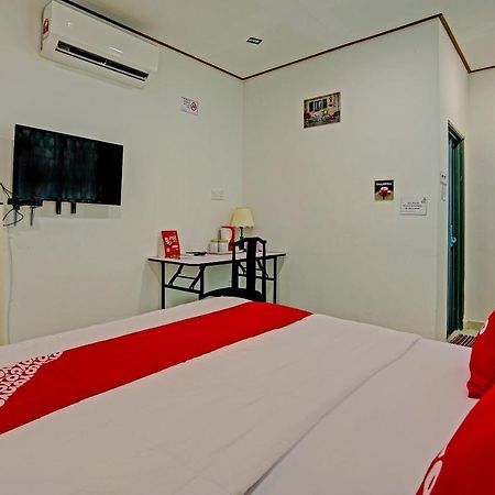 Hotel Capital O 90423 Teratai Chalet à Kampong Raja Extérieur photo