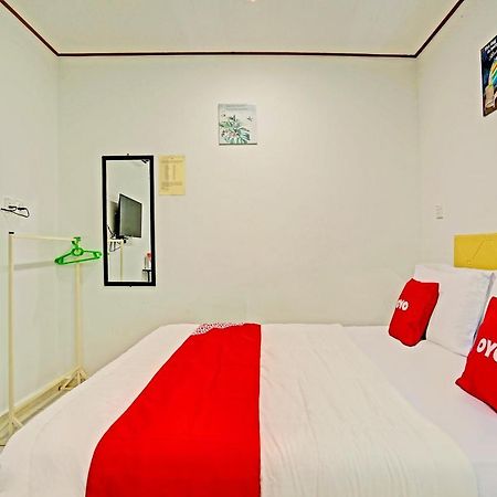 Hotel Capital O 90423 Teratai Chalet à Kampong Raja Extérieur photo